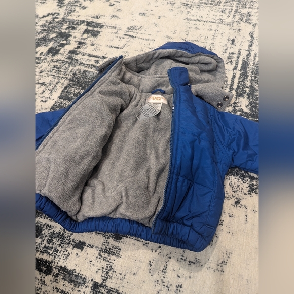 24 Month Warm Winter Jacket! Detectable Hood And Has Pockets! Great Condition! - Picture 4 of 5